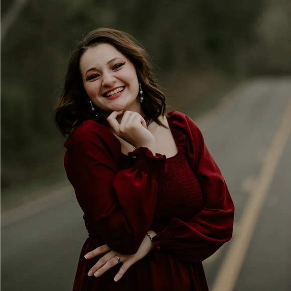 Meet your Posher, Emma - Picture 1 of 1